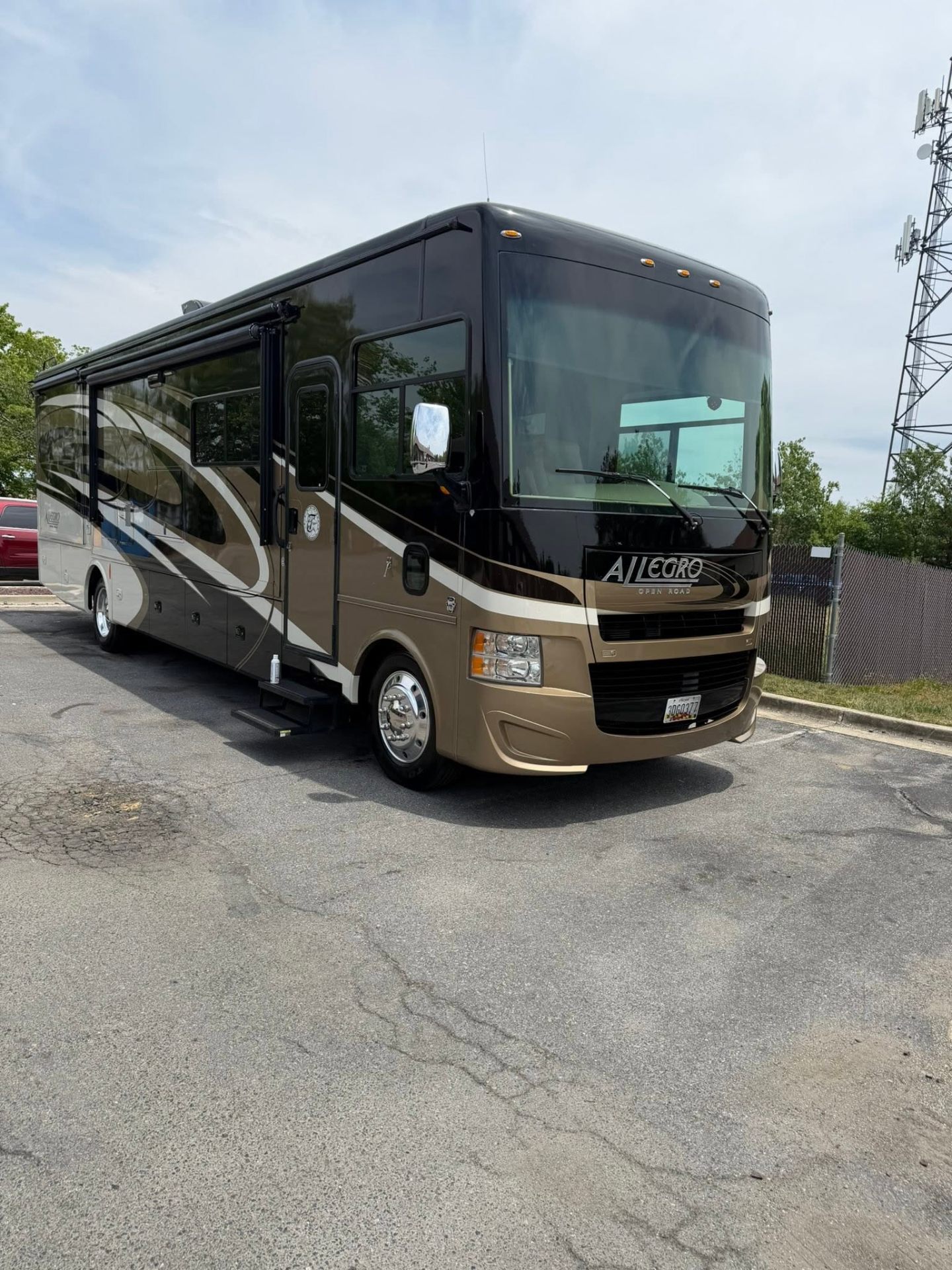 Tiffin Allegro motorhome detailed and waxed at Kleen Ride Auto Details in Waldorf, MD